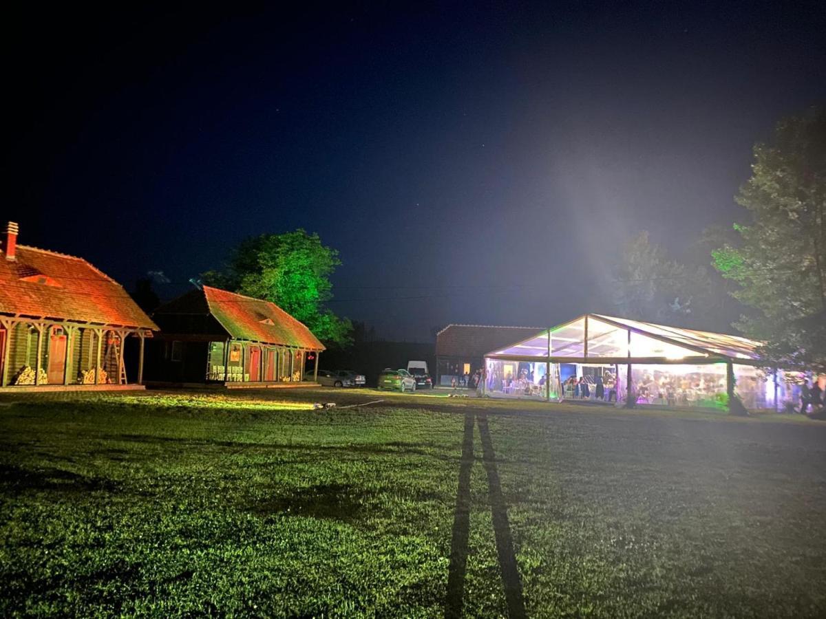 La Muzeu Villa Bata Buitenkant foto
